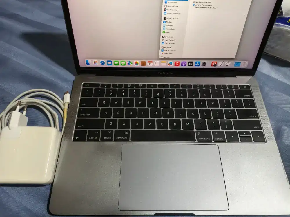 Macbook PRO 2017 13 inch i5 8 256 cc83 original apple ada bon