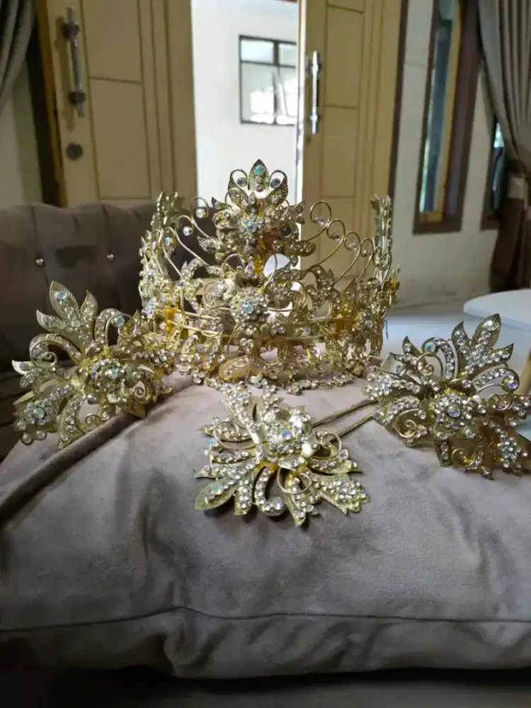 Set aksesoris pengantin  mahkota Siger