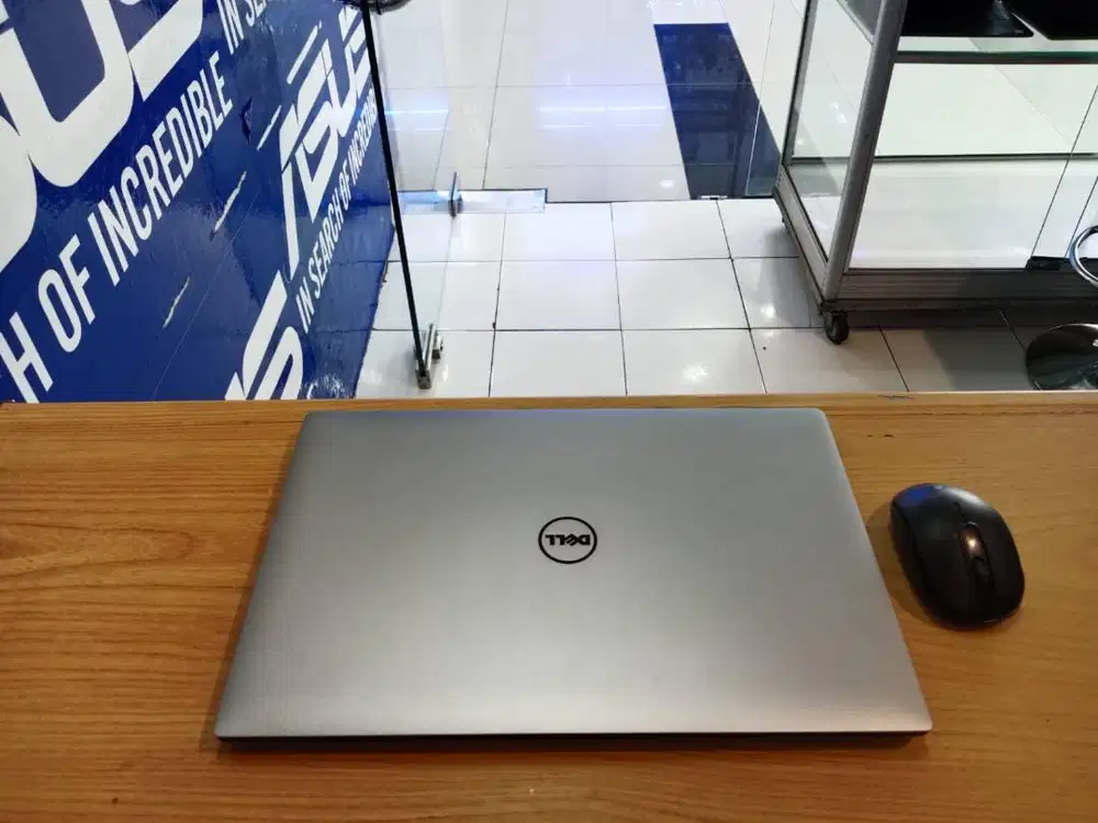 SLIM LAPTOP DESAINS GRAFIS DELL PRECISION 5510 CORE i7 RAM 8GB SSD 250