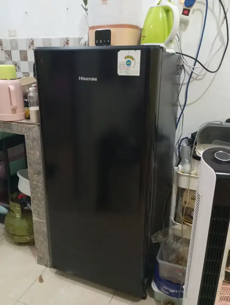 Kulkas Hisense 157 Liter Kapasitas besar Minus Lampu redup tapi normal