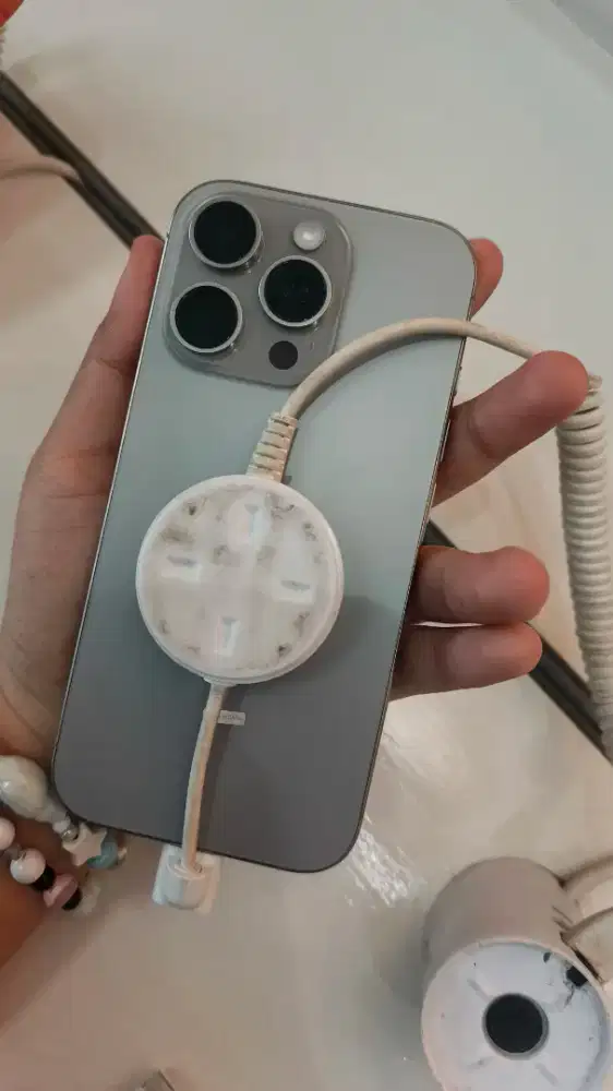 HP Iphone 16 pro, bisa cicilan KTP pake kredivo