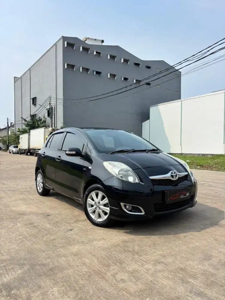 Toyota Yaris 1.5 E matic 2011 bekas murah