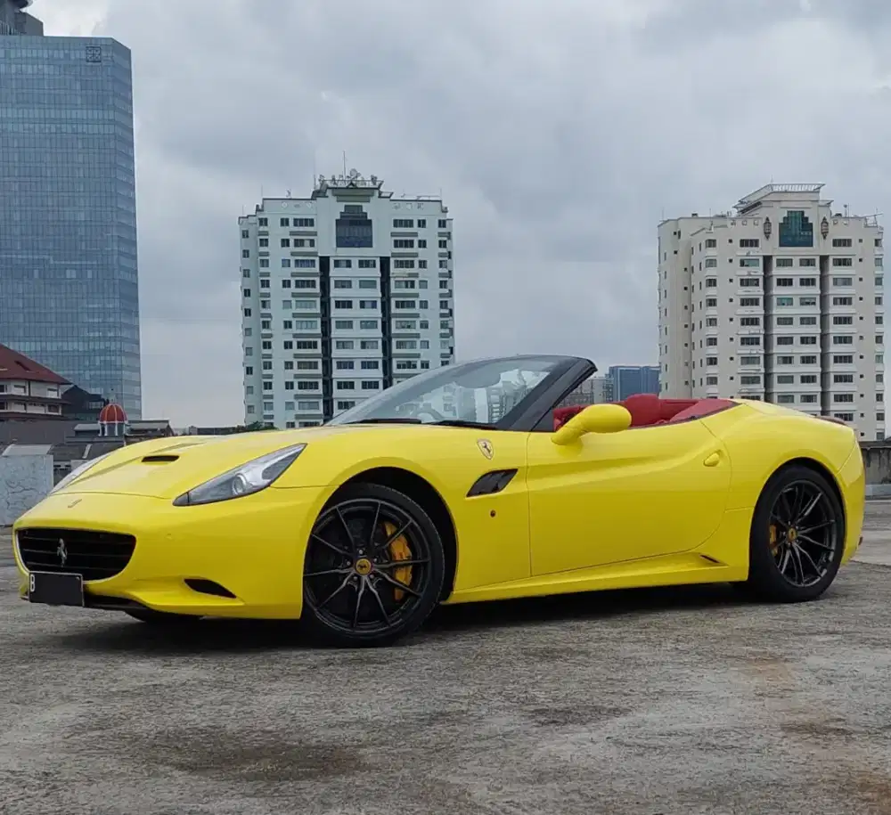 MURAH. FERRARI CALIFORNIA HS30 2014 gallardo 2013 boxster