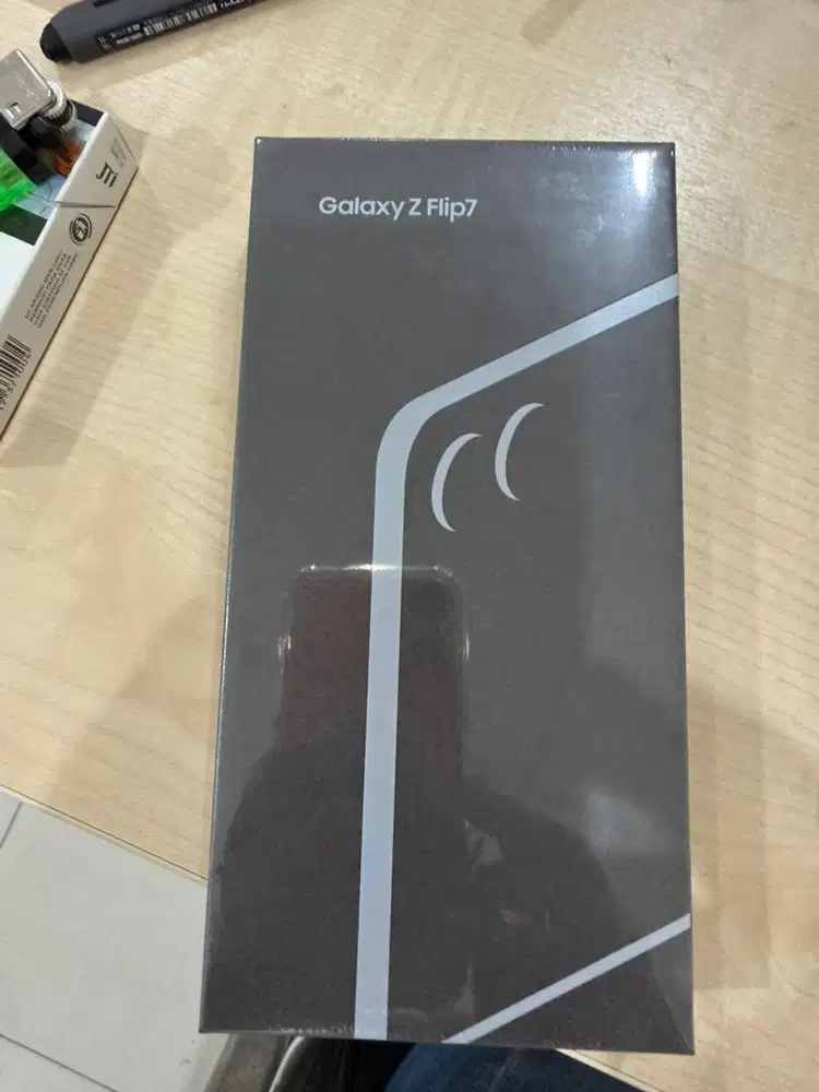 Samsung Z Flip 7 Blue 12/256 BNIB garansi Sein ex Hadiah kantor