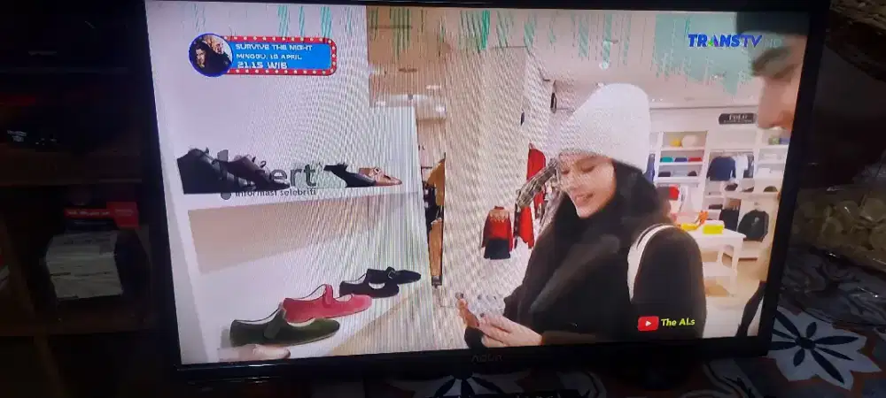 TV LED Aqva 24 inch bonus Braket TV tinggal pasang