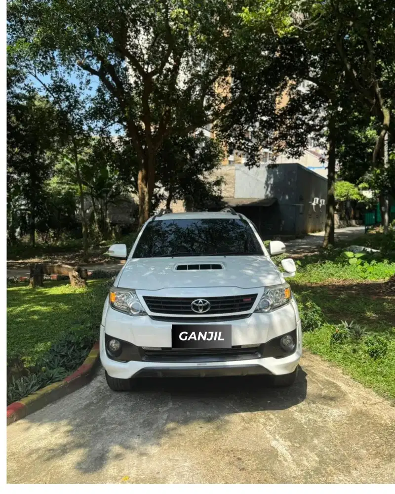 TOYOTA FORTUNER VNT TRD 2015 AT MATIC / GANJIL
