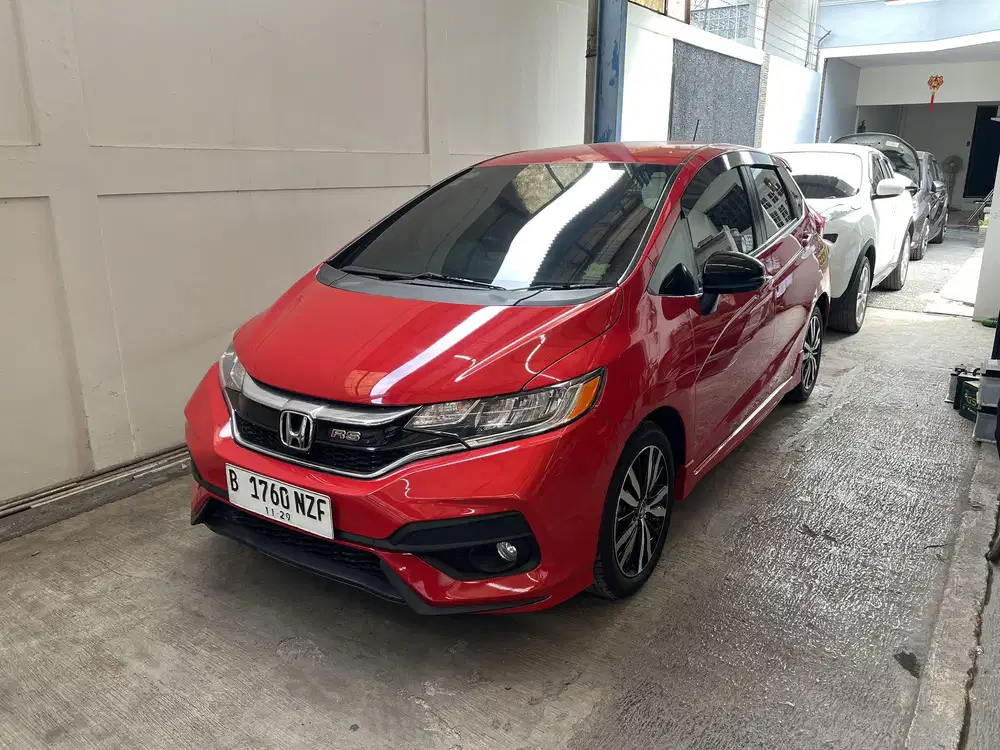 Honda Jazz RS CVT AT 2019 Merah kondisi antik siap pakai