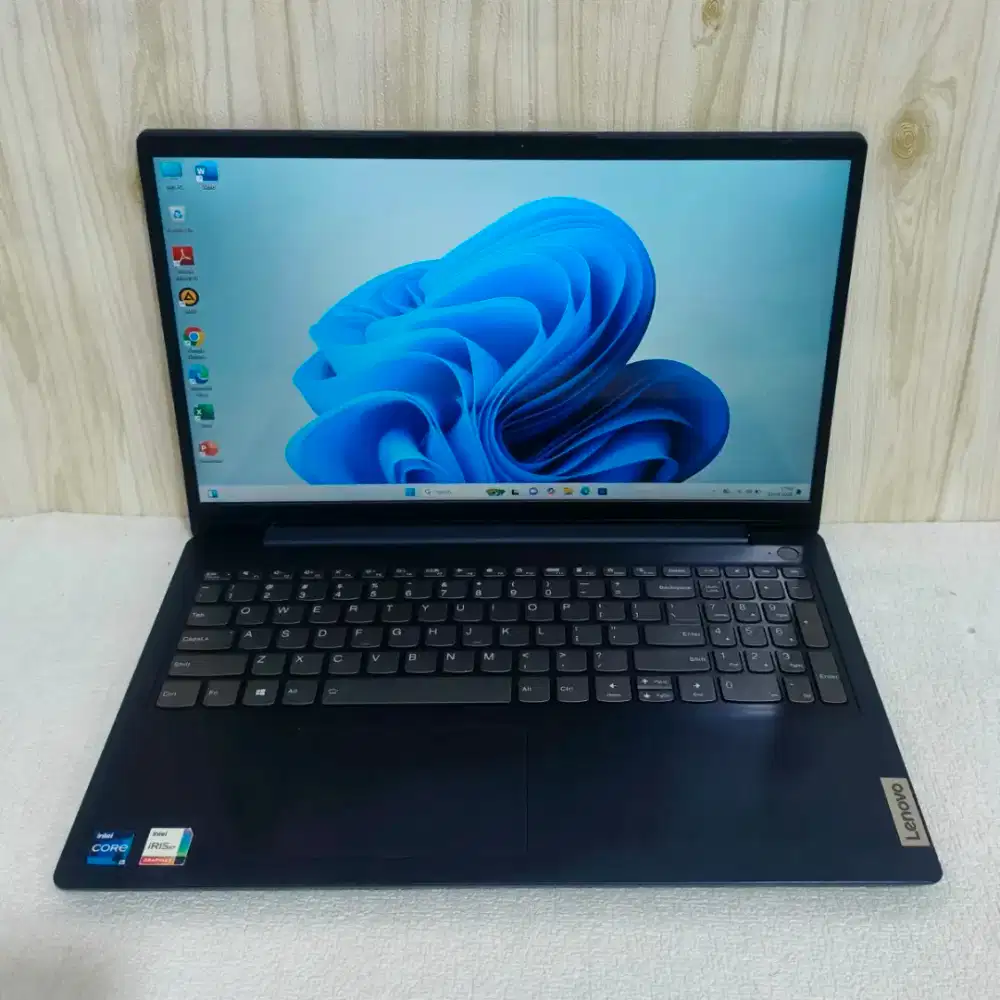 Lenovo ideapad slim.3 15inch core.i5 gen11 Ram8GB/ssd256GB/hdd1TB
