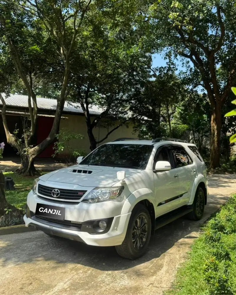 TOYOTA FORTUNER VNT TRD 2015 AT MATIC / GANJIL