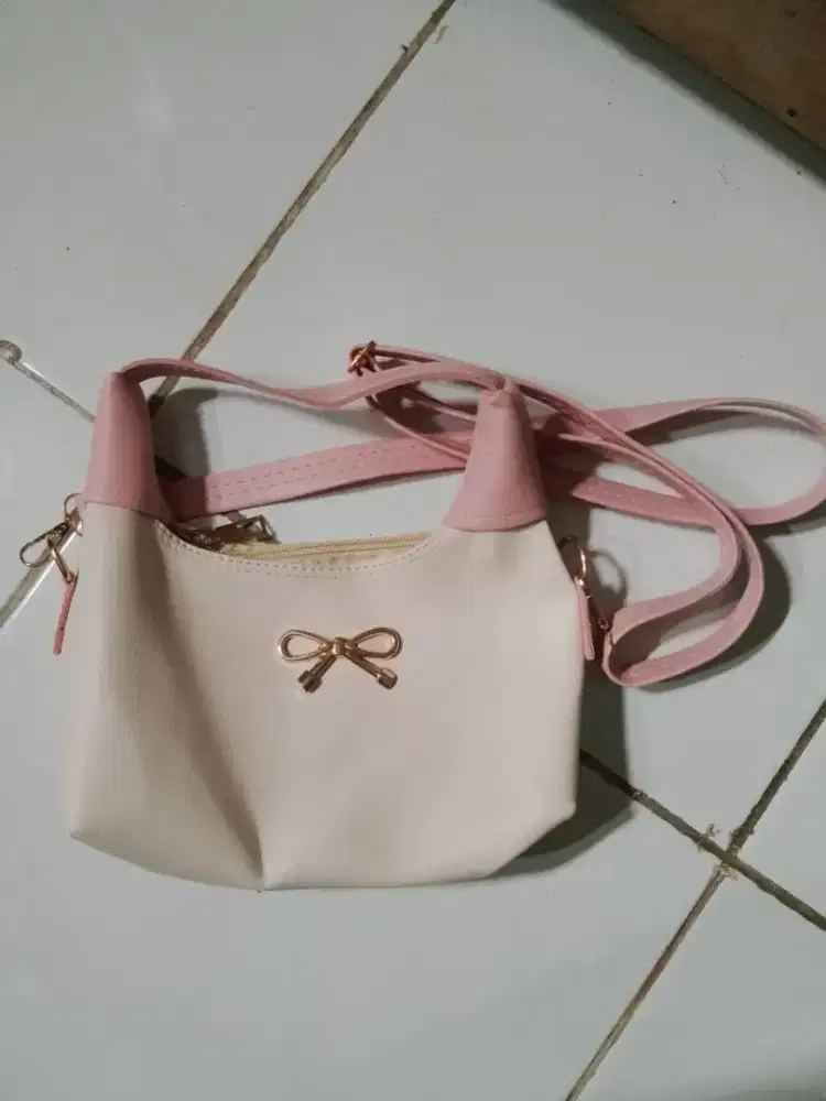 Tas warna pink putih