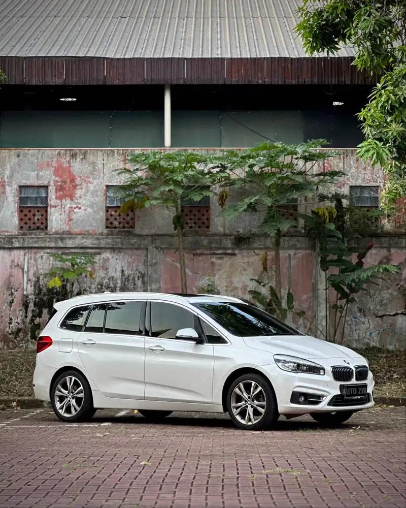BMW 218i Grand Tourer 7Seater Putih 2015 TdpMurmer Ori Menarik Bu Baru