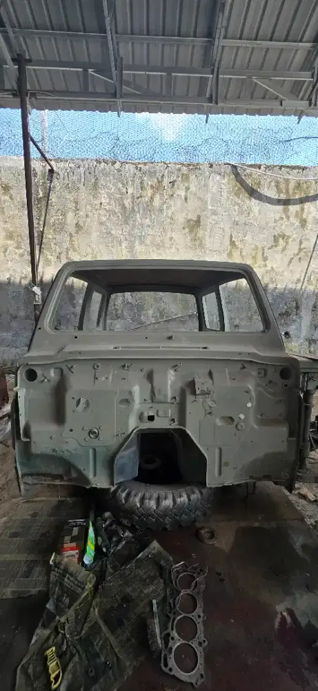 Suzuki Jimny 2000 Bensin