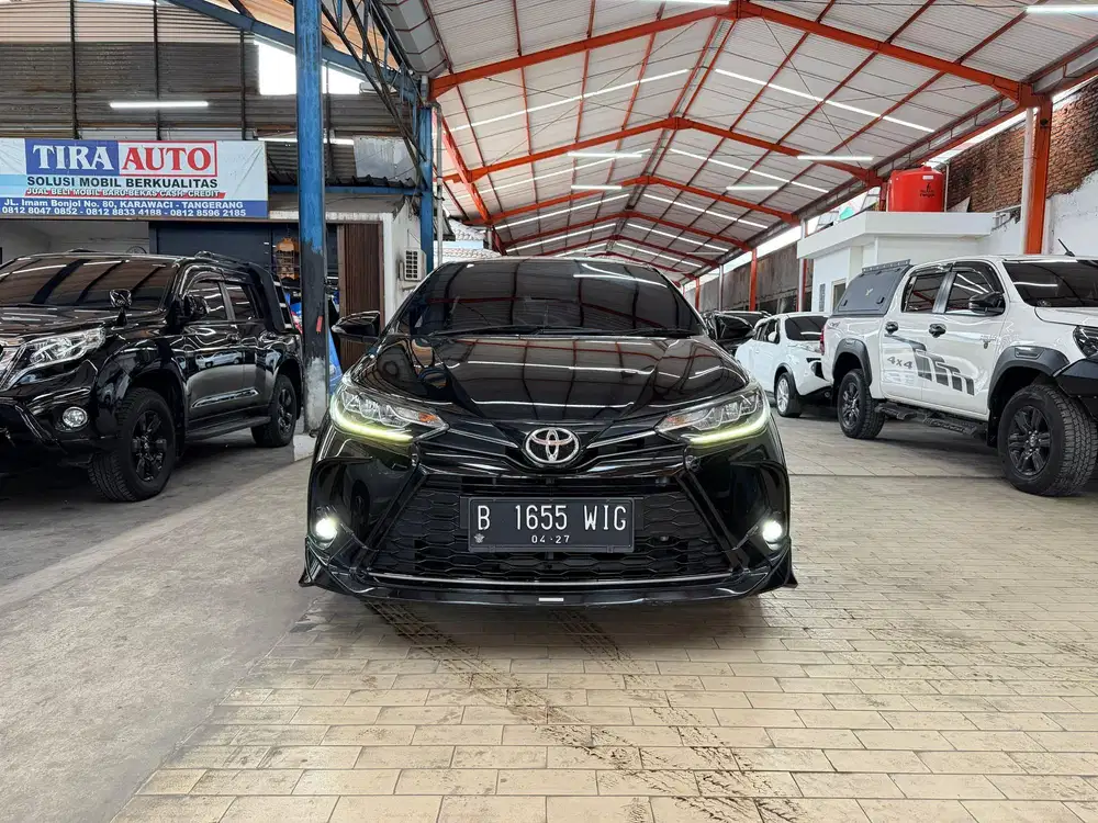Toyota Yaris 1.5 GR SPORT AT MATIC 2022 Hitam kondisi siap pakai