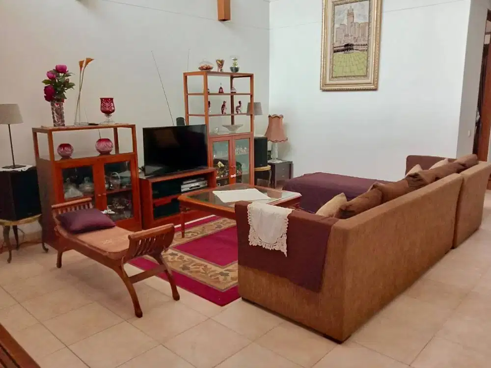 Rumah Semi Furnished Setraduta Bandung Kawasan Premium