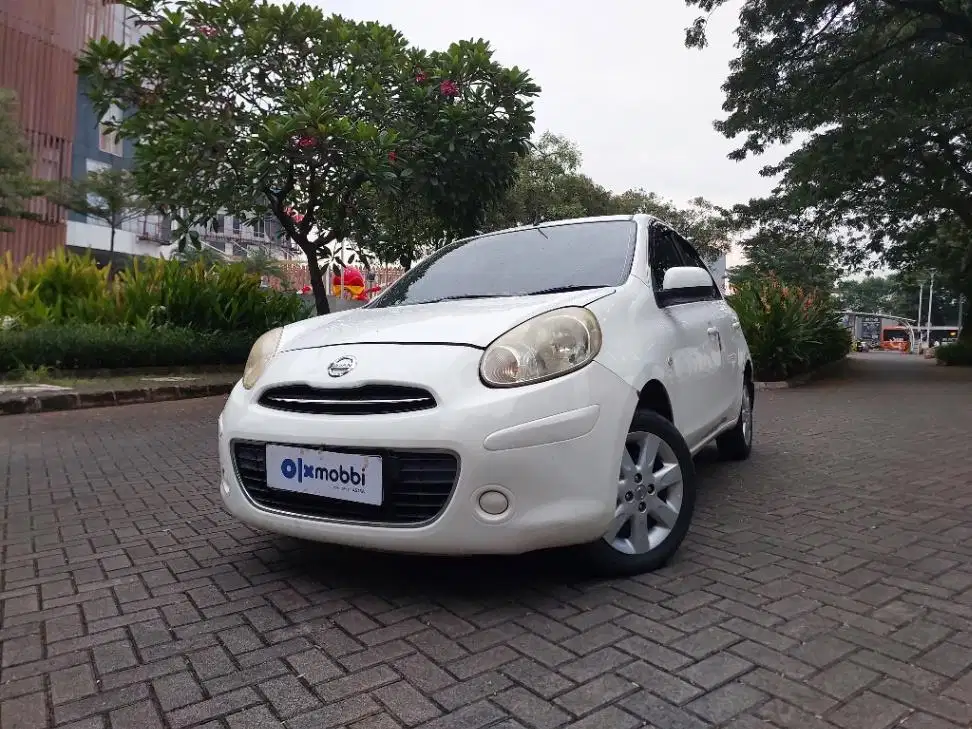 DP MURAH - Nissan March 1.2 L Bensin-MT 2013 Putih