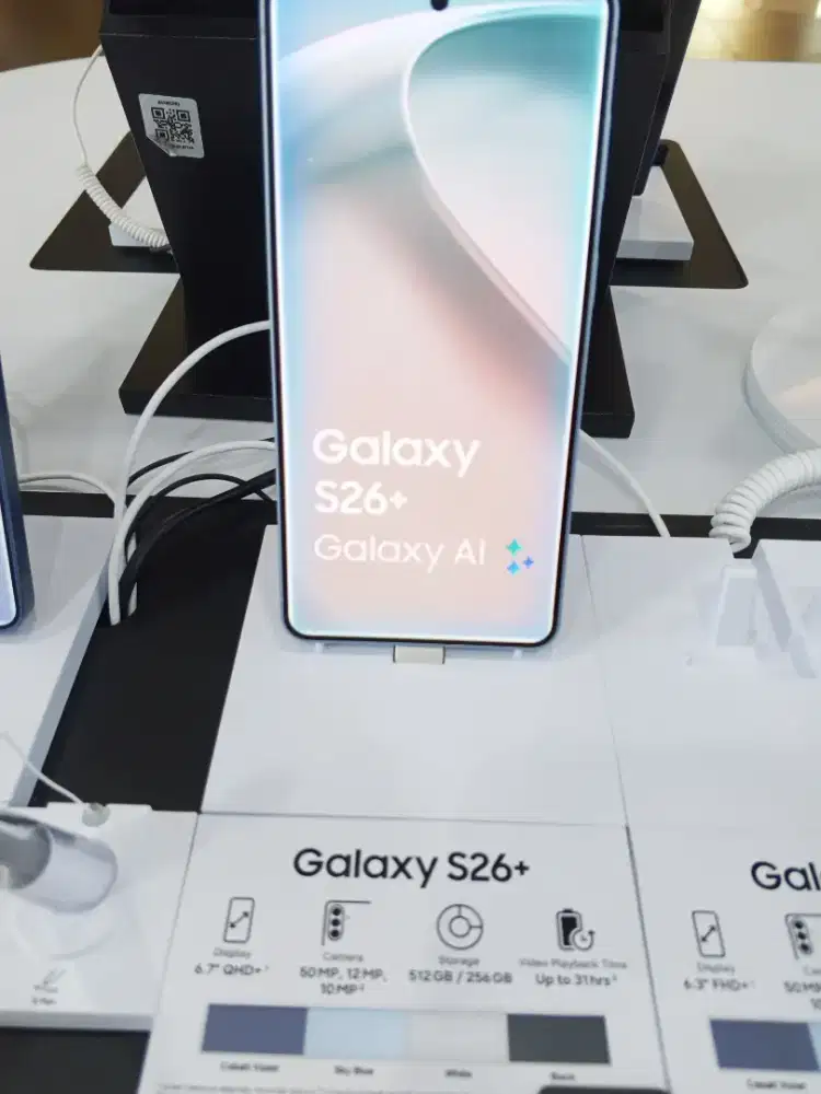 Dijual Samsung Galaxy S26 Plus kondisi baru.