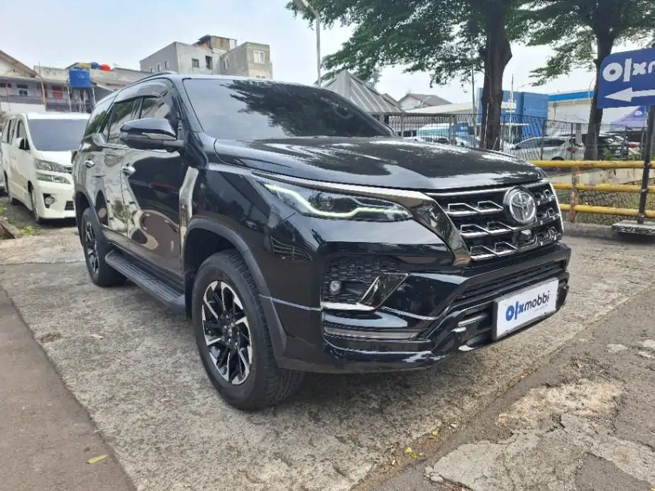 DP MURAH Toyota Fortuner 2.8 4x2 GR Sport DSL Solar-AT 2022 CUJZB