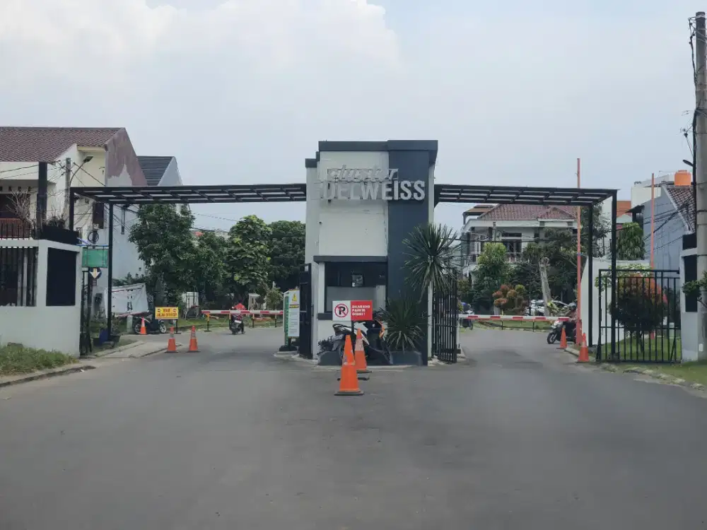Rumah cluster dijual di taman royal 3 poris plawad cipondoh tangerang