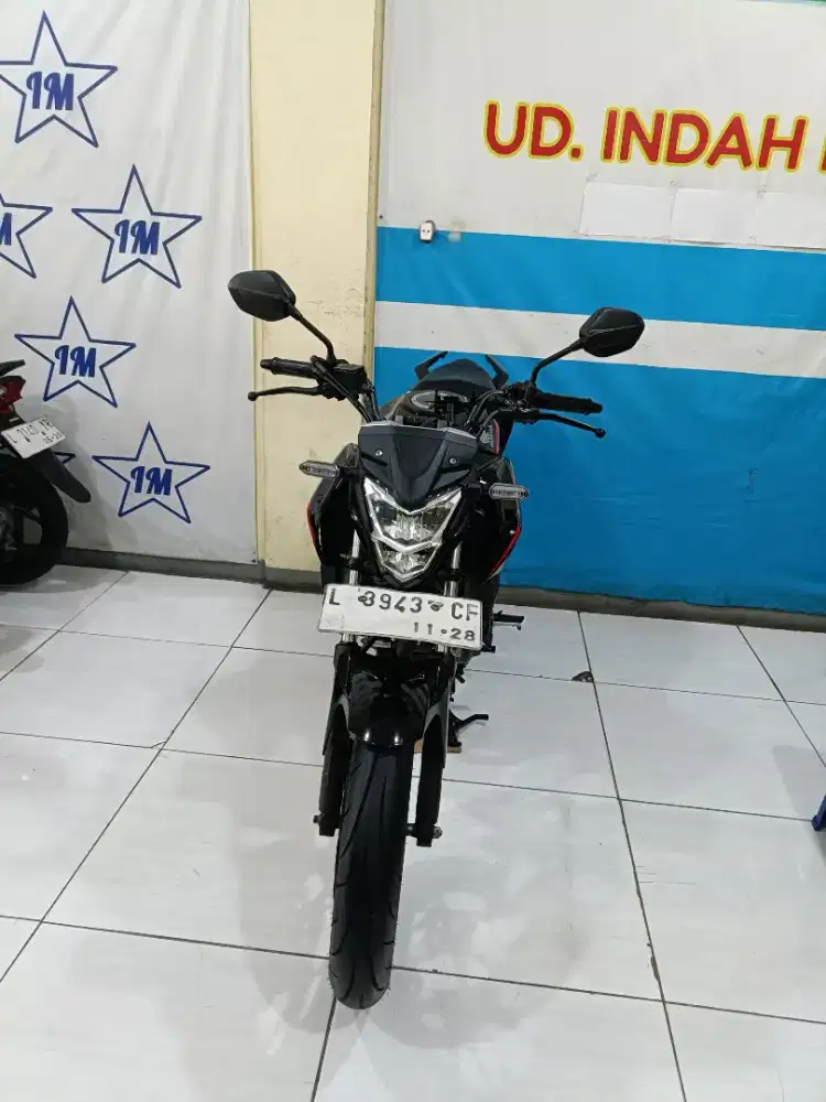 Hitam glossy HONDA CB150R STREETFIRE 2018 BISA KREDIT DP 0 GAS