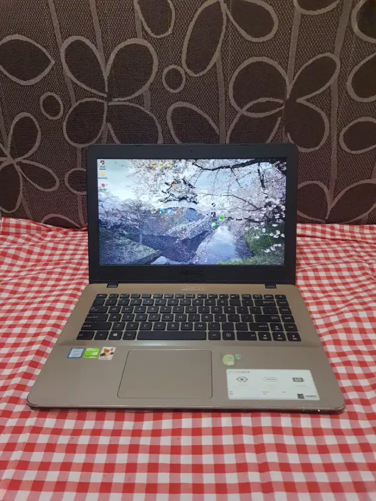 Laptop Second Asus A442UR