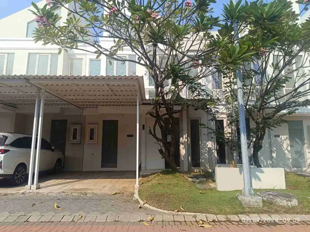 Rumah Grand Pakuwon 2 Lantai Lokasi depan sudah ada meja dapur