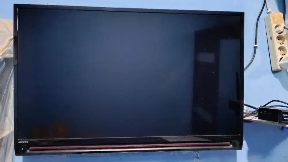 TV sharp LED 32 inchi