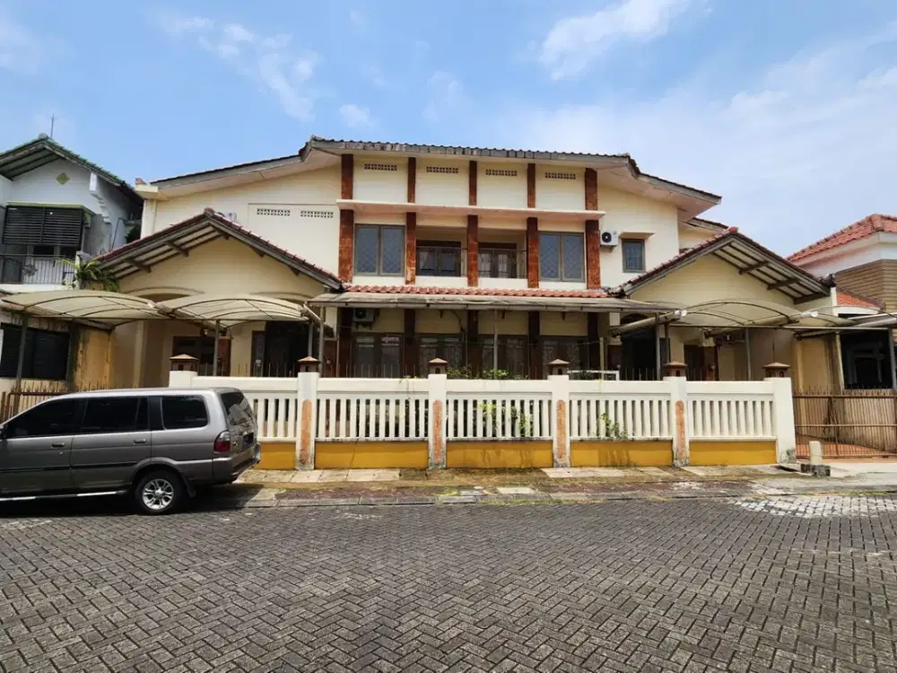 Dijual Rumah Mewah Luas 300 m2 Raffles Hills Cibubur