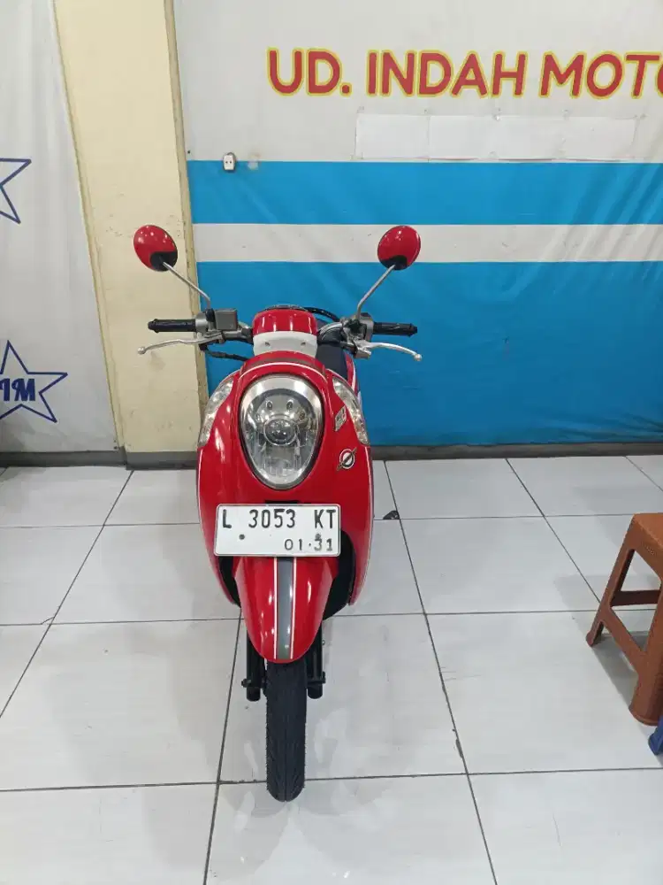 Merah glossy HONDA SCOOPY ESP SPORTY FI ECO 2016 tidak bisa kredit
