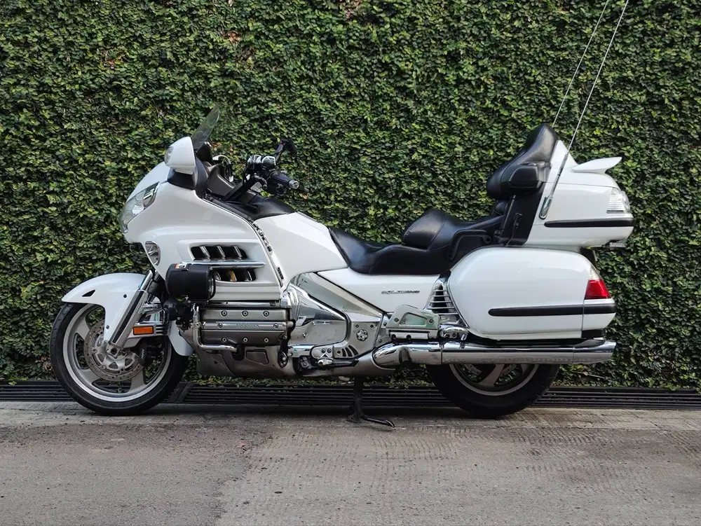 HONDA GOLDWING GL 1800 2011 FULLPAPER FULL SPEC SANGAT ISTIMEWA