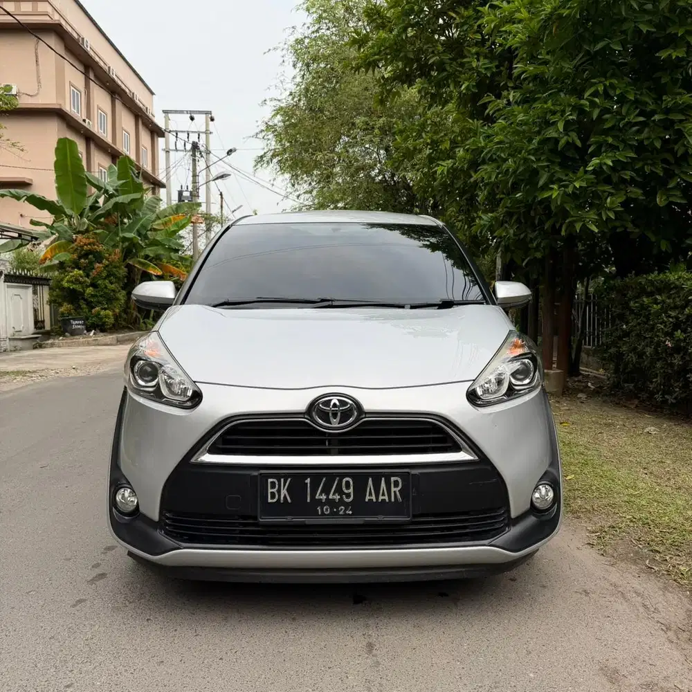 (DP20JT) Toyota Sienta 1.5 V Manual 2018