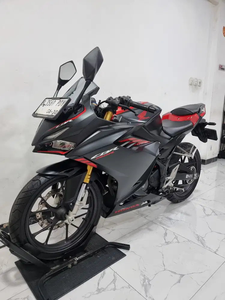 Honda New CBR 150 R LED Fi 2025 bln 6 Km 3 ribuan Kredit DP 3 jutaan