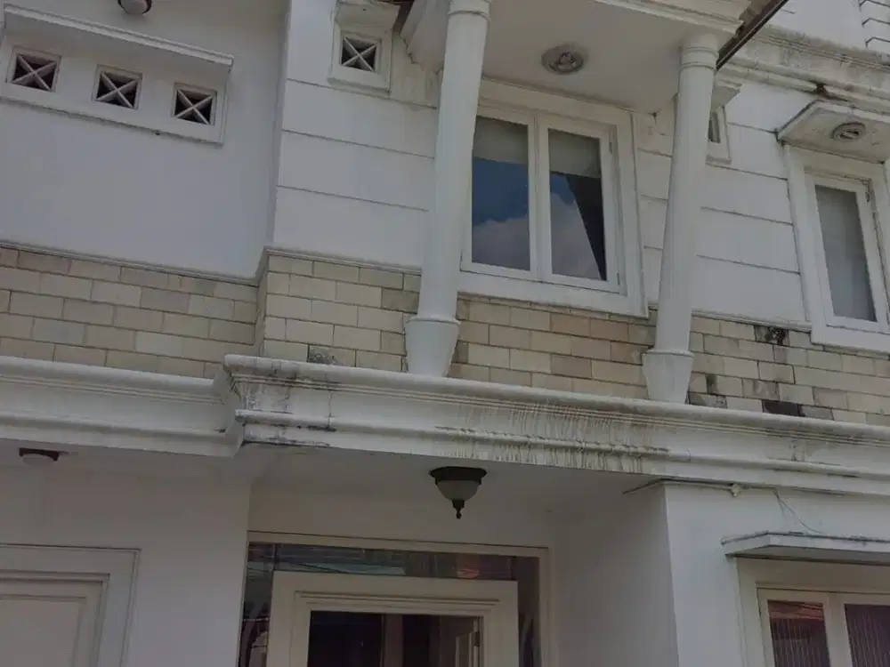 Murah !! DIJUAL RUMAH 3 LANTAI HARUS DIRENOVASI LAMA TIDAK DI HUNI