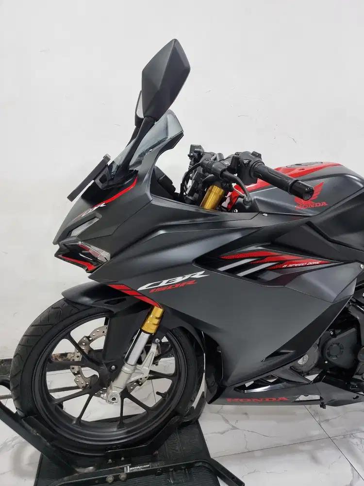 Honda New CBR 150 R LED Fi 2025 bln 6 Km 3 ribuan Kredit DP 3 jutaan