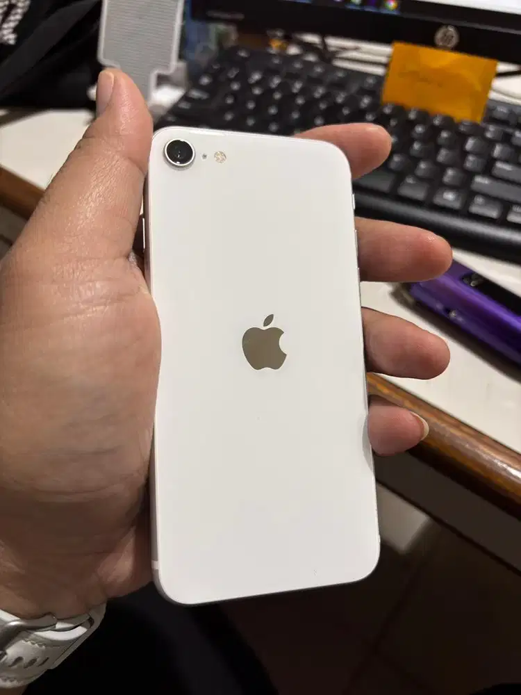 Iphone SE 2021 64Gb Ibox second termurah