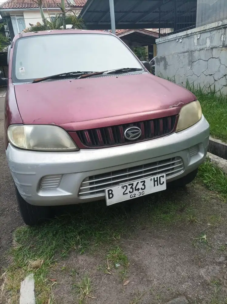 Mobil Daihatsu Taruna 2005 Bensin
