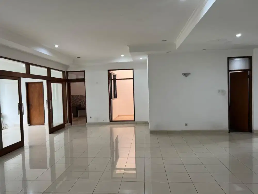 Disewakan Rumah di Singgasana Pradana Bandung Nyaman Terawat