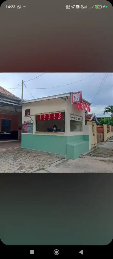 Karyawati Kedai Makanan