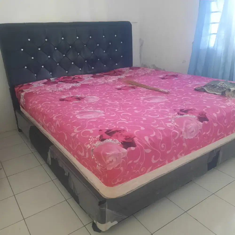 Di jual tempat tidur no 1 kondisi laek pakai