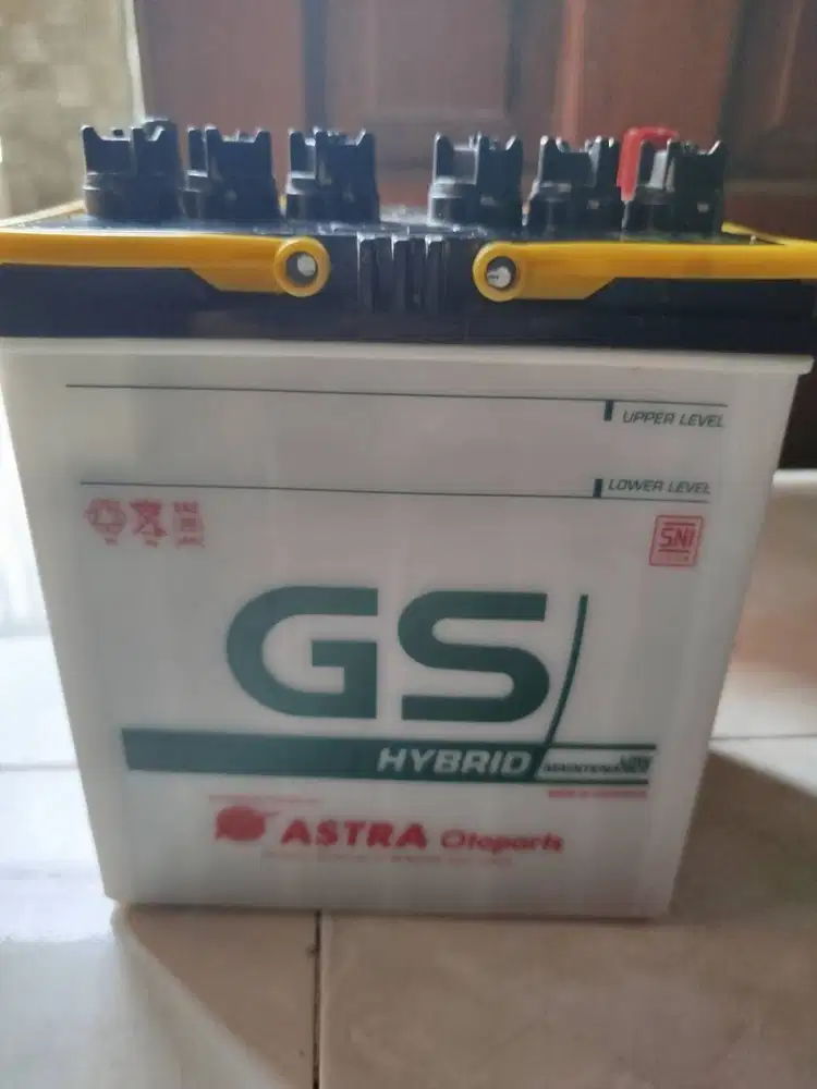 Aki mobil daihatsu xenia