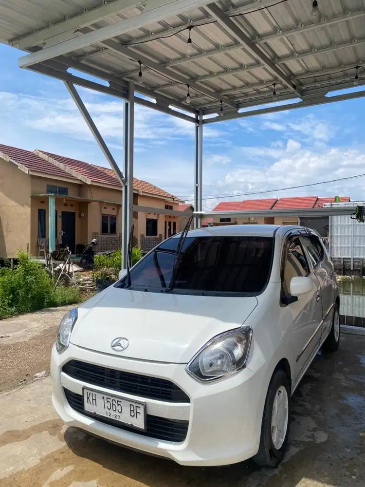 Di jual mobil ayla M metic