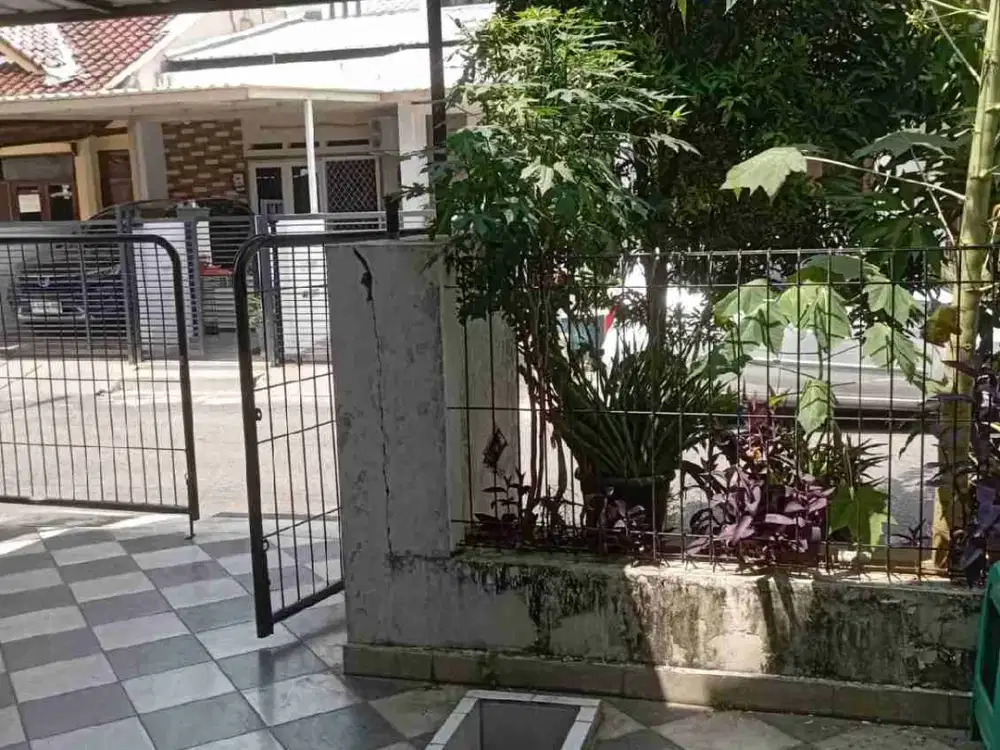 Disewakan rumah non Cluster Metland Menteng Jakarta Timur