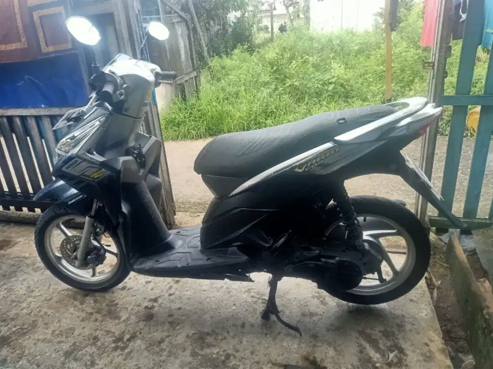 Jual Vario karbu tahun 2010.