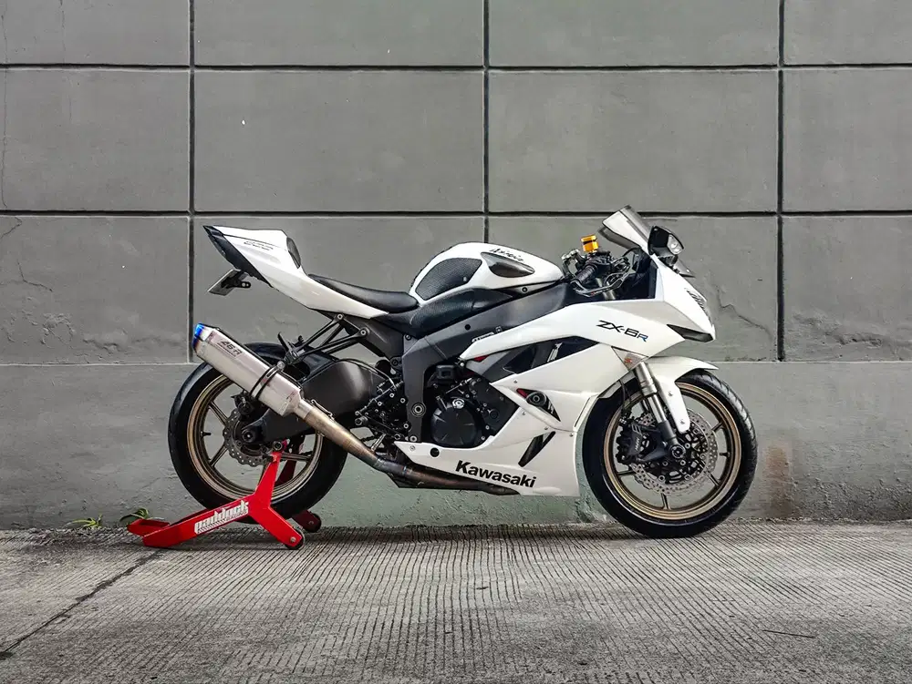 Kawasaki ZX6R 2011 Putih Langka FP Istimewa TT FULL MODIF READY USE ZX