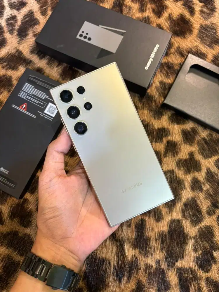 Galaxy S24 Ultra 12/512GB Resmi (Gray Titanium)