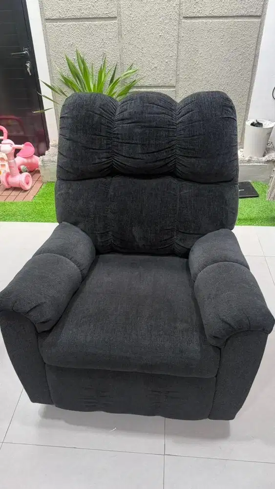Sofa Recliner Informa Warna Grey