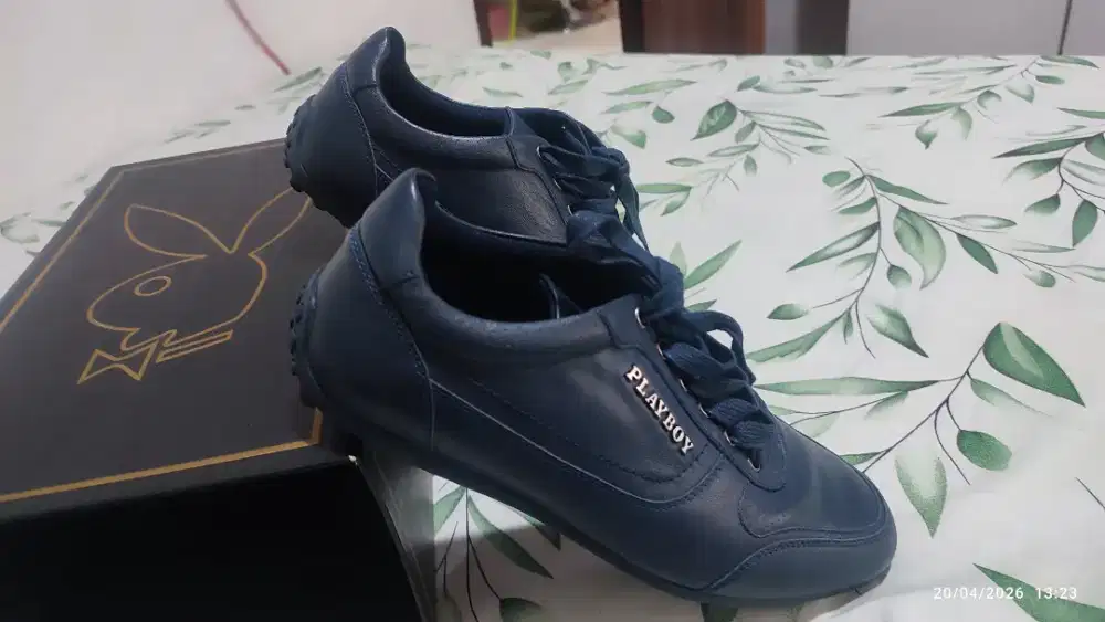 Sepatu pria merek Playboy No. 39