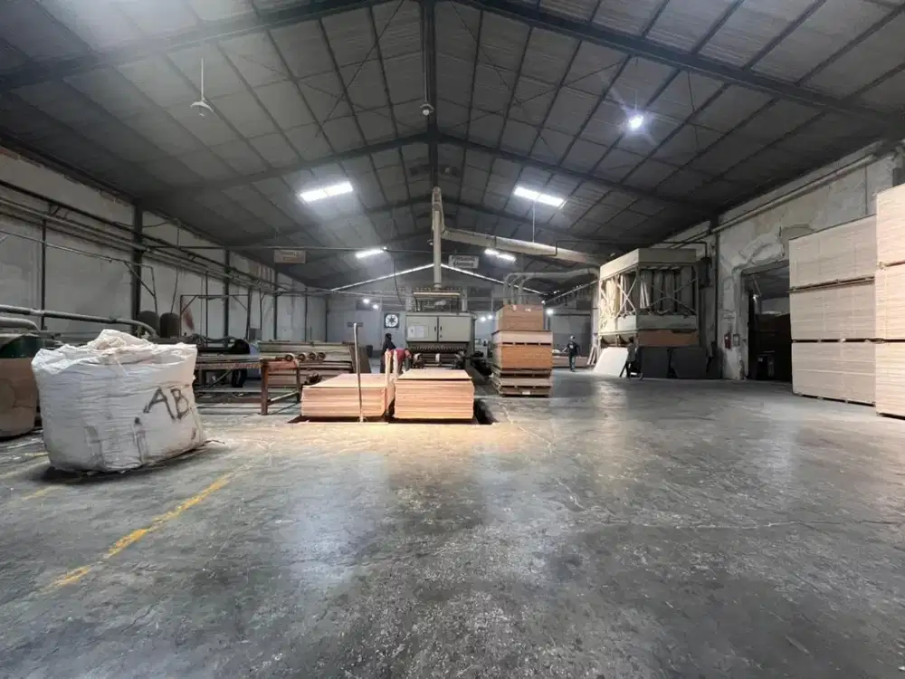 GUDANG + WORKSHOP + MESIN-MESIN DI PERGUDANGAN SINAR GEDANGAN SIDOARJO