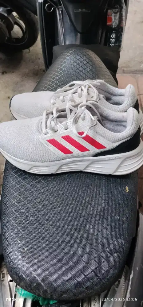 Adidas cloudfoom ukuran  43