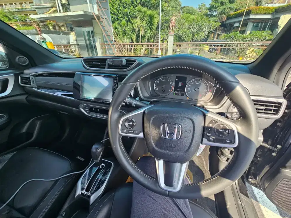 BRV Prestige Sensing CASH Low KM , Tax 2/27