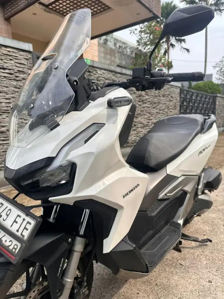 ADV 160 CBS KM 18 RIBU PUTIH ISTIMEWA